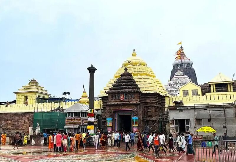 Low price hotel in Puri Sea Beach for family | Temple Guide